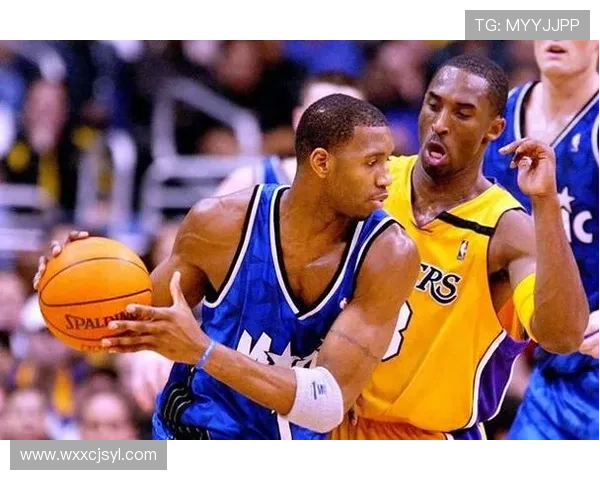 詹姆斯与足球明星惊人相似度引发网友热议与讨论