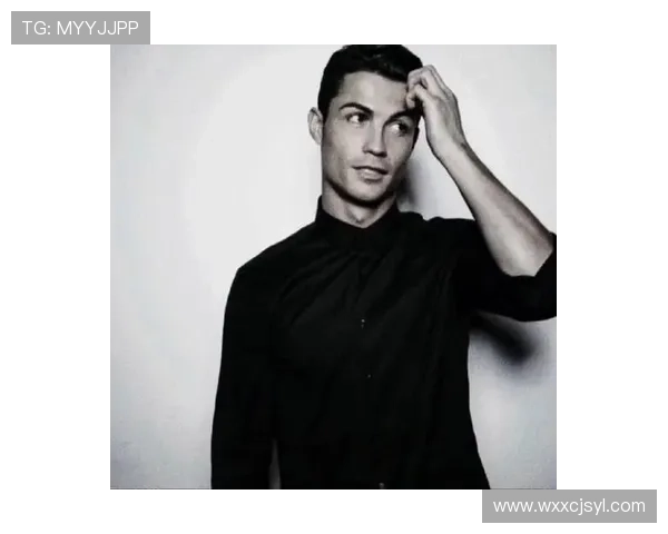 足球女星真实头像展现她们的风采与魅力，感受足球世界的女性力量