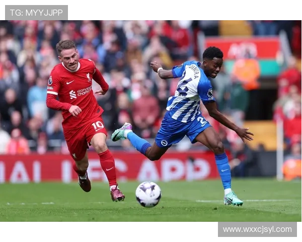 足球明星精彩瞬间集锦图赏展现他们的个人魅力与技艺风采