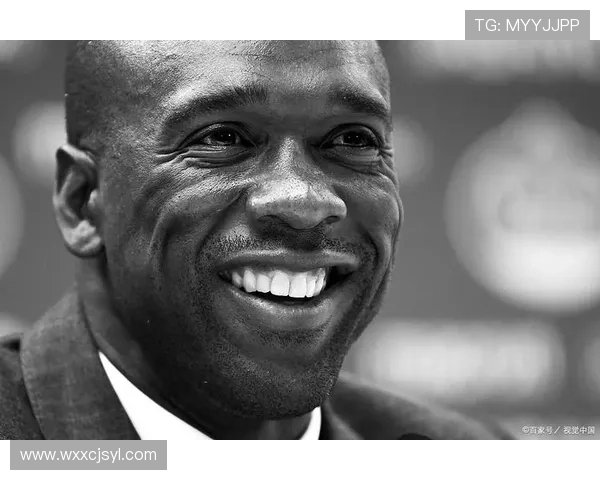 全球足球巨星盘点：那些闪耀绿茵场的传奇人物与他们的故事